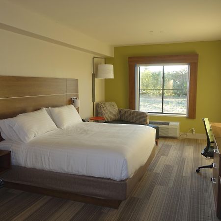 Holiday Inn Express & Suites Брентвуд Экстерьер фото