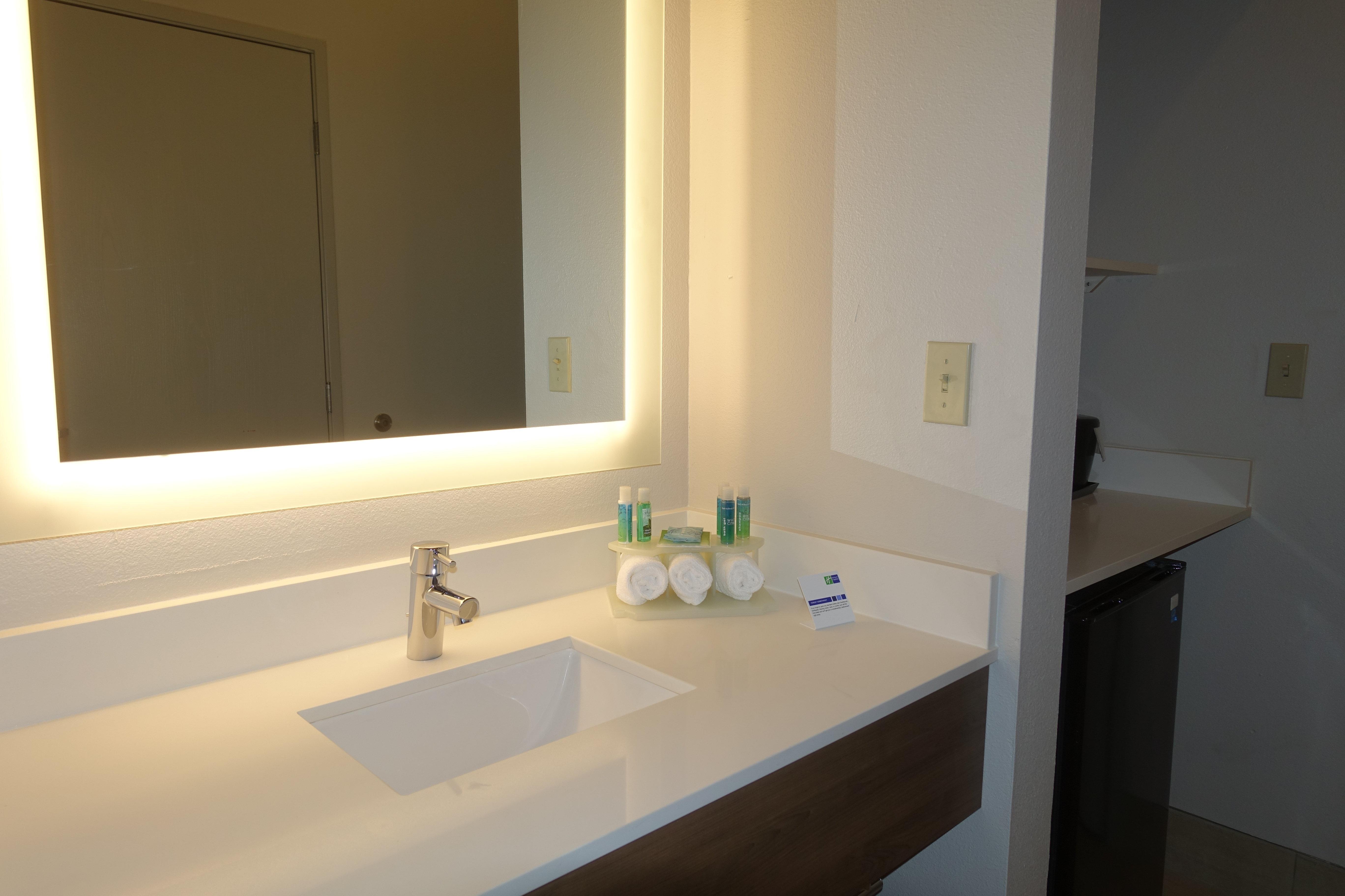 Holiday Inn Express & Suites Брентвуд Экстерьер фото